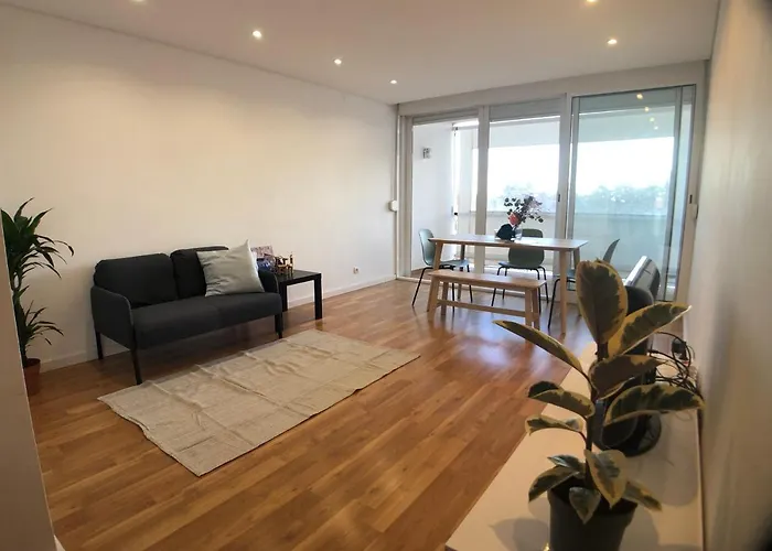 Nova Super Location T2 * Carcavelos (Lisbon)